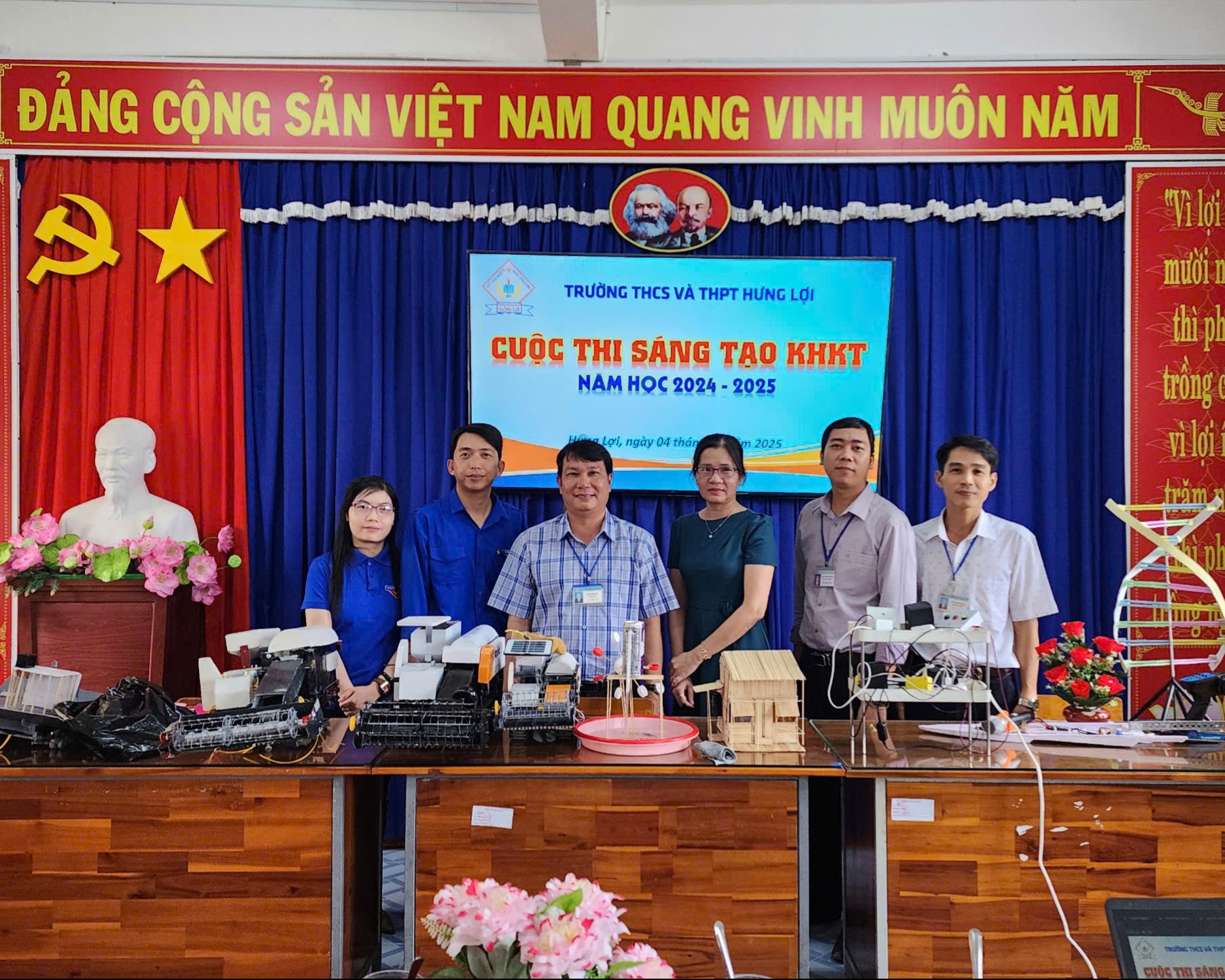 TRƯỜNG THCS VÀ THPT HƯNG LỢI TỔ CHỨC CUỘC THI SÁNG TẠO KHKT CẤP TRƯỜNG NĂM HỌC 2024-2025