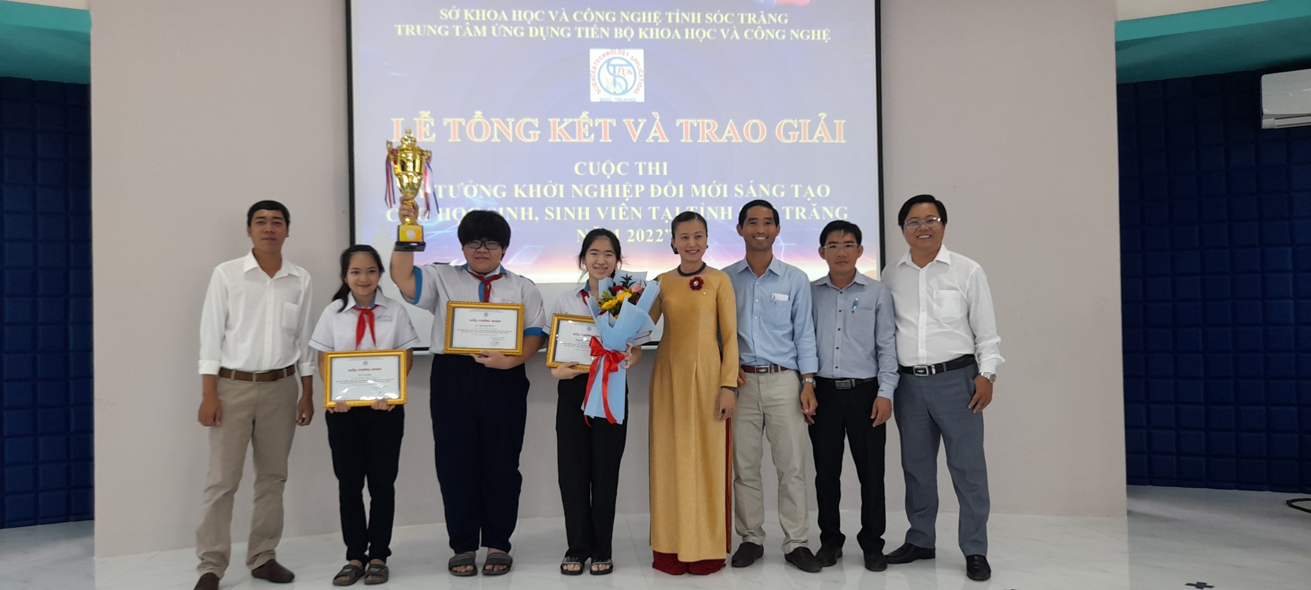 Giải Nhất Cuộc thi "Ý tưởng khởi nghiệp đổi mới sáng tạo cho học sinh, sinh viên tại tỉnh Sóc Trăng năm 2022"